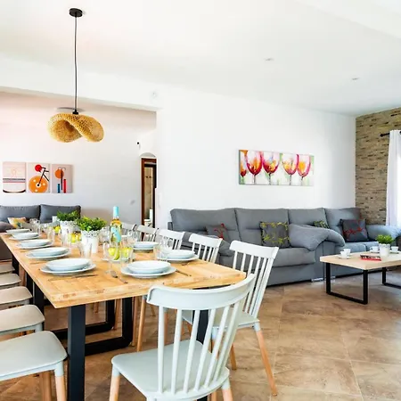 Villa Tres Arcos By *