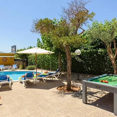 Villa Tres Arcos By *