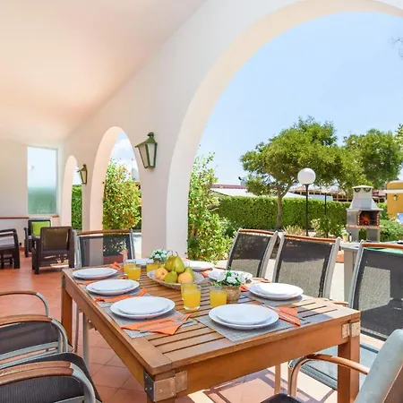 Villa Tres Arcos By *